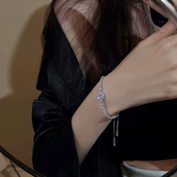 Women's Copper Geometric Style Electroplated Diamond Bracelet