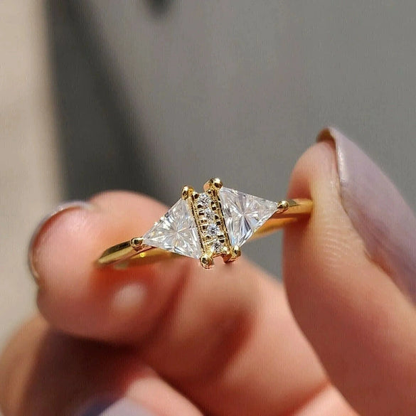 Women's Copper Geometric Triangular Microinlaid Zircon Jewelry Ring