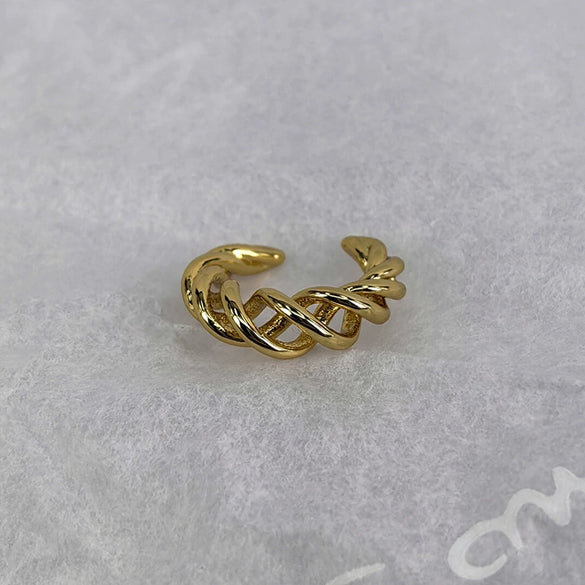 Women's Copper Geometric Twist Clipon Earrings With Goldplated Finish Simple Personality Jewelry For Wholesale