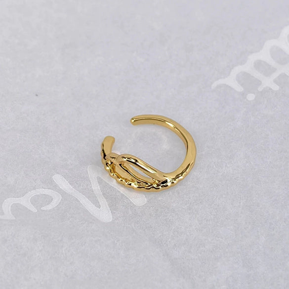Women's Copper Geometric Twist Clipon Earrings With Goldplated Finish Simple Personality Jewelry For Wholesale