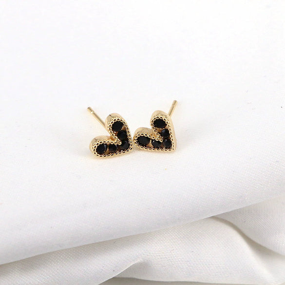 Women's Copper Heart Shaped Zircon Inlaid Earrings Simple Geometric Fashion Jewelry With Diamond Cut Finish