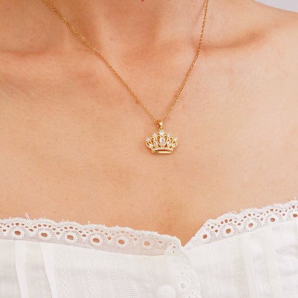 Women's Copper Inlaid Zircon Crown Pendant Necklace With Electroplating And O Chain