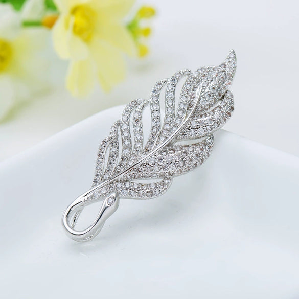 Women's Copper Leaf Brooch With Aaa Zircon Micro Pavé Detail And Electroplated Finish Simple Botanical Jewelry Accessory