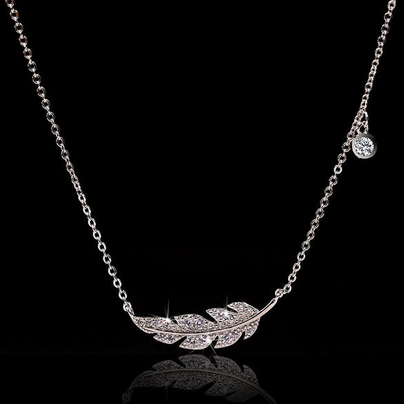 Women's Copper Leaf Necklace With Inlaid Zircon Pendant And Ochain Geometric Pattern Light Luxury Style
