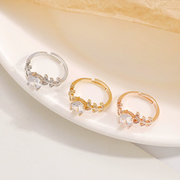 Women's Copper Moissanite Ring With Flower Pattern And Diamond Treatment