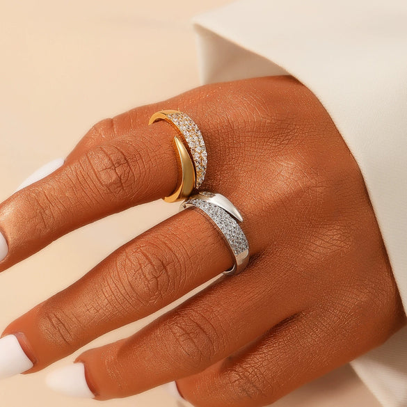 Women's Copper Ring With Geometric Design And Diamond Inlay Trendy And Elegant