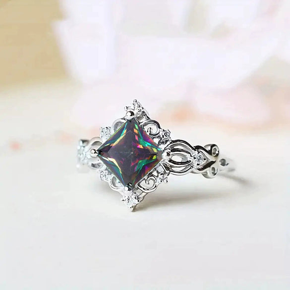 Women's Copper Ring With Geometric Pattern And Inlaid Zircon