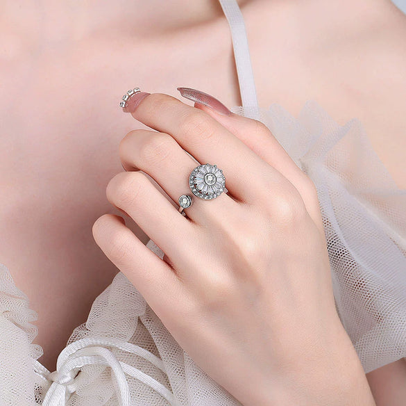 Women's Copper Rotating Ring With Geometric Pattern And Electroplating Process