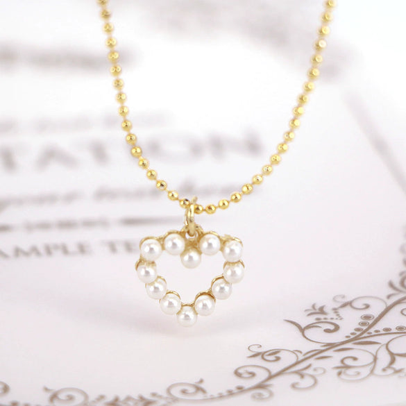 Women’s Copper Water Wave Chain Necklace With Pearl And Zircon Inlaid Heart And Round Geometric Pendant Simple Personality Clavicle Chain