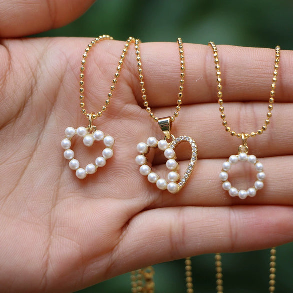 Women’s Copper Water Wave Chain Necklace With Pearl And Zircon Inlaid Heart And Round Geometric Pendant Simple Personality Clavicle Chain