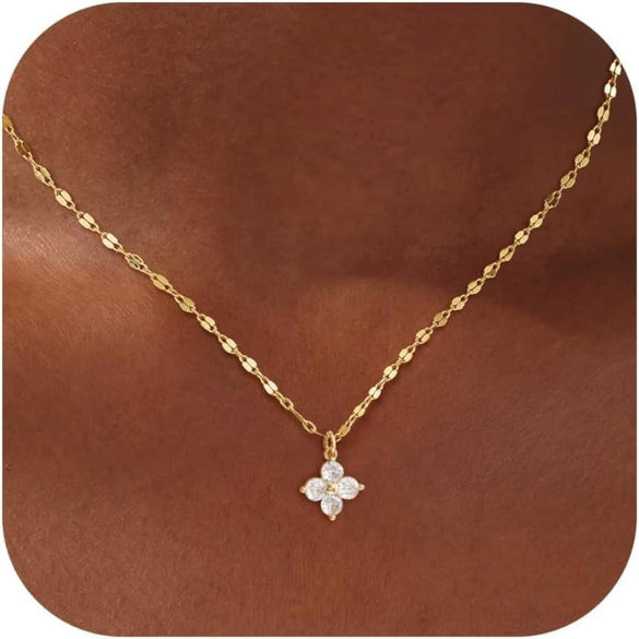 Women's Copper Zircon Four Leaf Clover Necklace Geometric Pendant With O Shaped Chain Electroplated Minimalist Fashion Jewelry