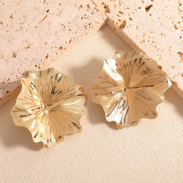 Women's 3D Flower Stud Earrings With Glossy Electroplated Iron Design And Stainless Steel Posts Fashion Statement Floral Jewelry
