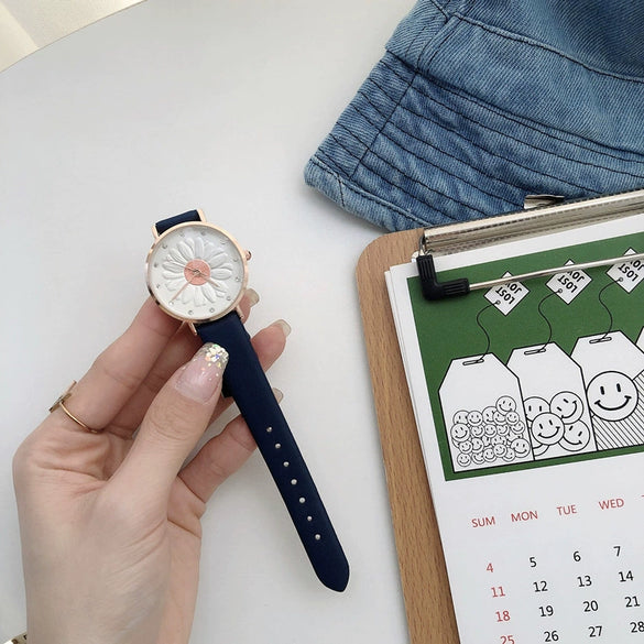 Women's Daisy Watch Alloy Case Ordinary Glass Mirror 3D Relief Simple Elegant Leisure Style