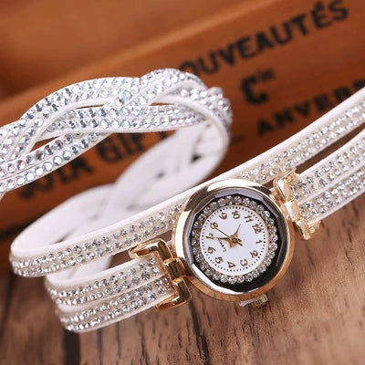 Women's Diamond Quartz Watch Leisure Style Round Dial Belt Buckle Clasp Belt Material Ordinary Mirror