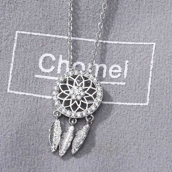 Women's Dream Catcher Leaf Pendant Necklace In Environmental Protection Copper With Cross Chain Light Luxury Minimalist Jewelry