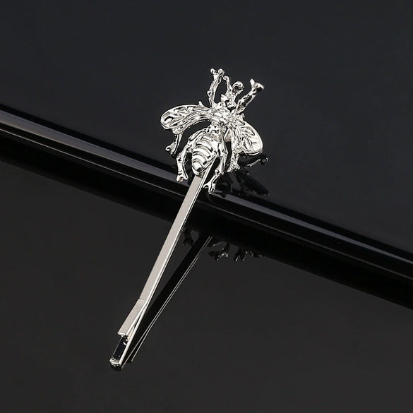 Women’s Electroplated Alloy Hair Clip With Bee Leaf And Ocean Shell Motifs For Side Bang Styling