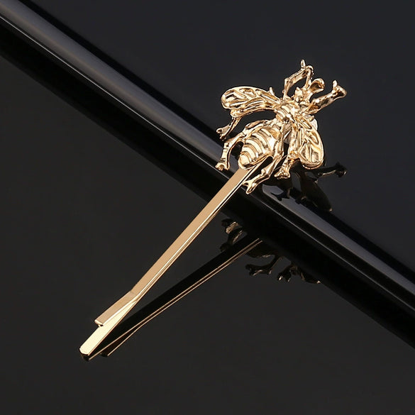 Women’s Electroplated Alloy Hair Clip With Bee Leaf And Ocean Shell Motifs For Side Bang Styling