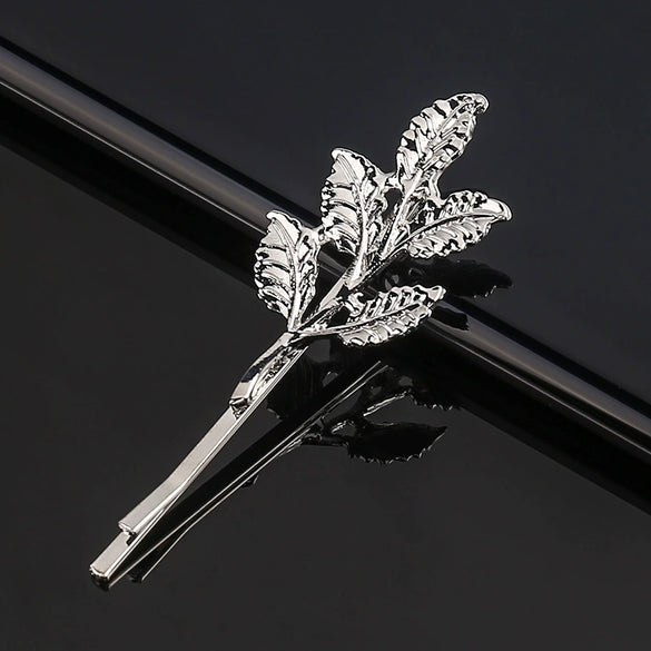 Women’s Electroplated Alloy Hair Clip With Bee Leaf And Ocean Shell Motifs For Side Bang Styling