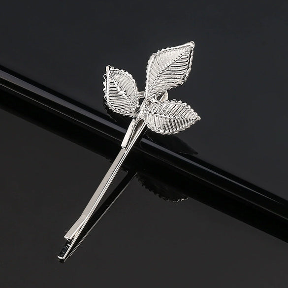 Women’s Electroplated Alloy Hair Clip With Bee Leaf And Ocean Shell Motifs For Side Bang Styling