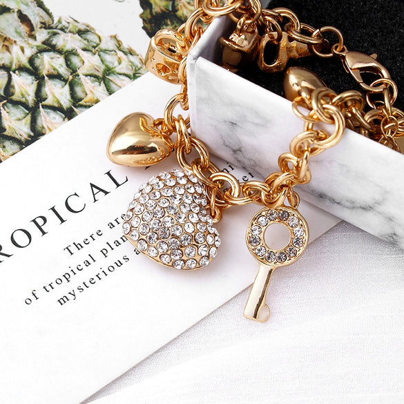 Women's Electroplated Alloy Heart Bracelet With Crystalstyle Sparkle Vintage Jewelry Accessory