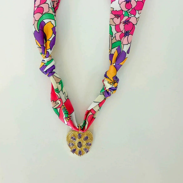 Women's Electroplated Heart Shape Stainless Steel And Titanium Steel Necklace Pendant And Art Silk Scarf