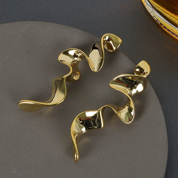 Women's Electroplated Metal Geometric Rhombus Stud Earrings With Copper Posts Elegant Fashion Jewelry Wholesale