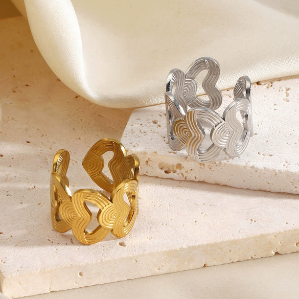 Women's Electroplated Stainless Steel Ring With Intertwined Heart Line Design And Vintage Geometric Style