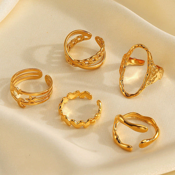Women's Electroplated Stainless Steel Vintage Heart Ring With Geometric Line Pattern