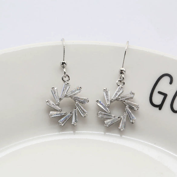 Women's Elegant Alloy Windmill Plant Flower Jewelry Set With Zircon Inlay Necklace And Earrings