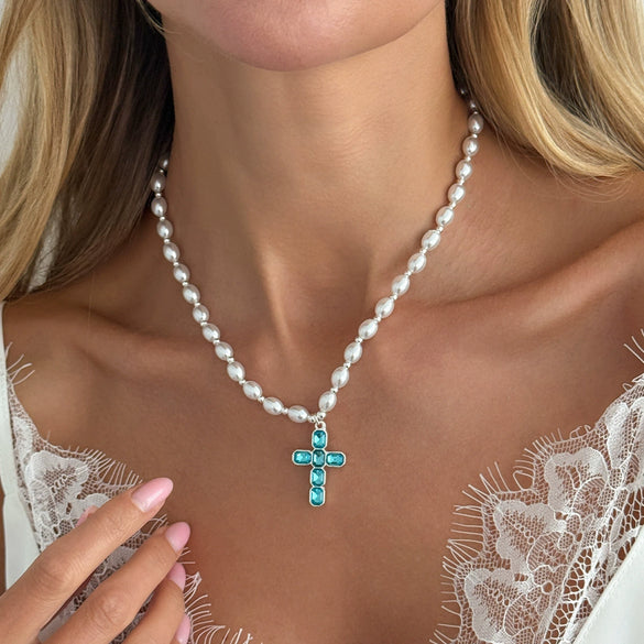 Women's Elegant Geometric Imitation Pearl Beaded Pendant Necklace With Alloy Cross Charm And Lobster Clasp