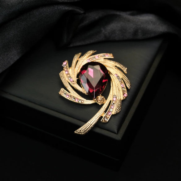 Women's Elegant Geometric Zinc Alloy Brooch With Electroplating