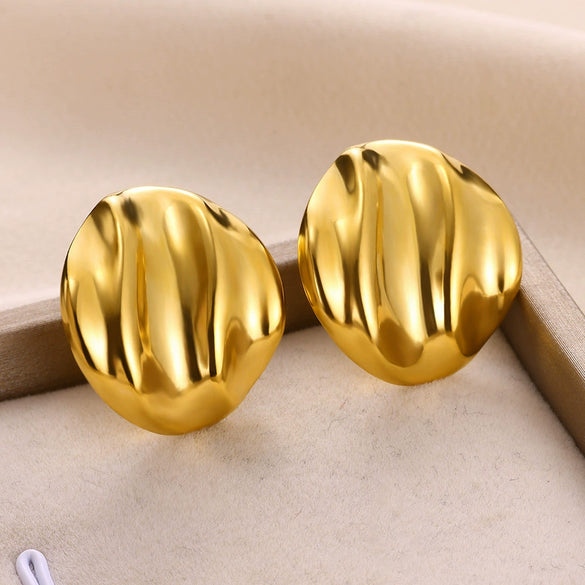 Women's Elegant Light Luxury Titanium Steel Earrings With Bow Pattern And 18K Gold Plated Electroplating Design