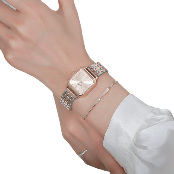 Women's Elegant Simple Alloy Strip Quartz Round Watch Bracelet