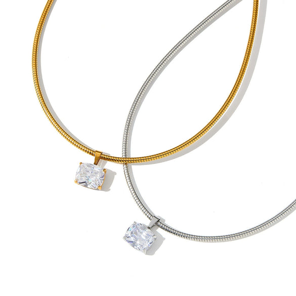 Women's Elegant Square Zircon Geometric Stainless Steel Necklace With Gold Plating And Simple Clavicle Chain