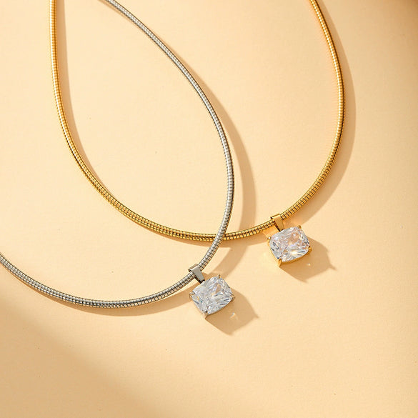 Women's Elegant Square Zircon Geometric Stainless Steel Necklace With Gold Plating And Simple Clavicle Chain