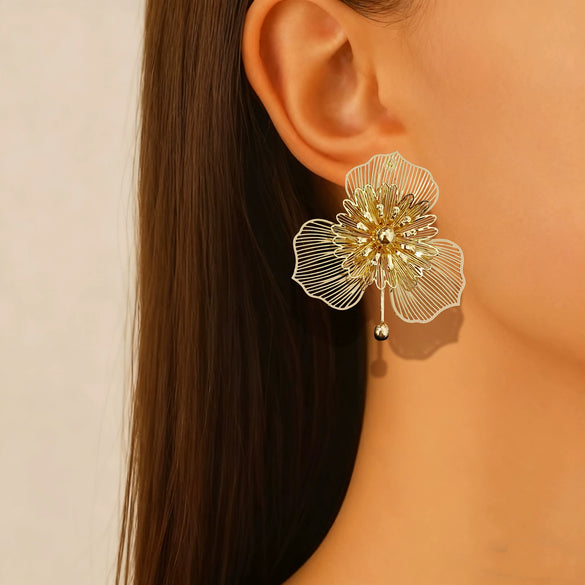 Women's Exaggerated Flower Earrings Goldtone Electroplated Iron Statement Jewelry For Wholesale