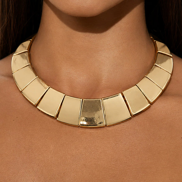 Women's Exaggerated Geometric Alloy Choker Necklace With Wide Glossy Collar Design And Patchwork Metal Panels