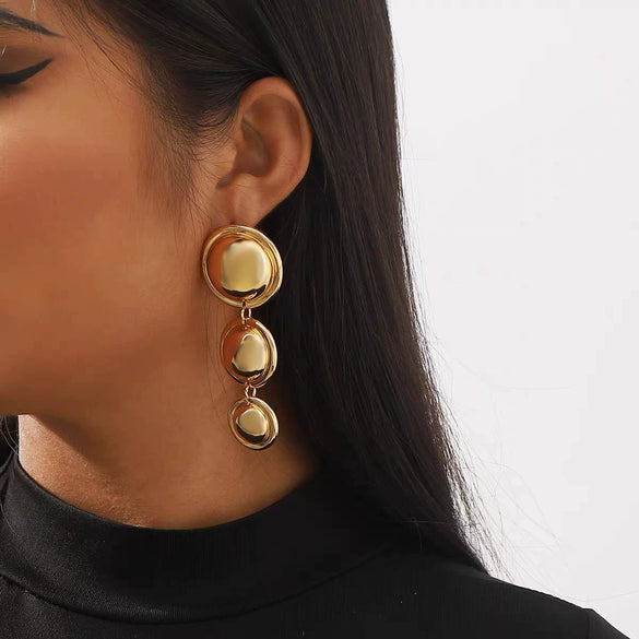 Women's Exaggerated Geometric Round Earrings Glossy Electroplated Iron Simple Long Light Luxury Fashion Jewelry