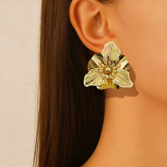 Women's Exaggerated Iron Flower And Leaf Earrings With Electroplated Finish Stylish Statement Jewelry