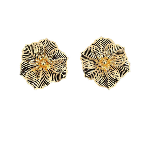 Women's Exaggerated Retro Flower Earrings In Electroplated Iron With Old Money Style Design