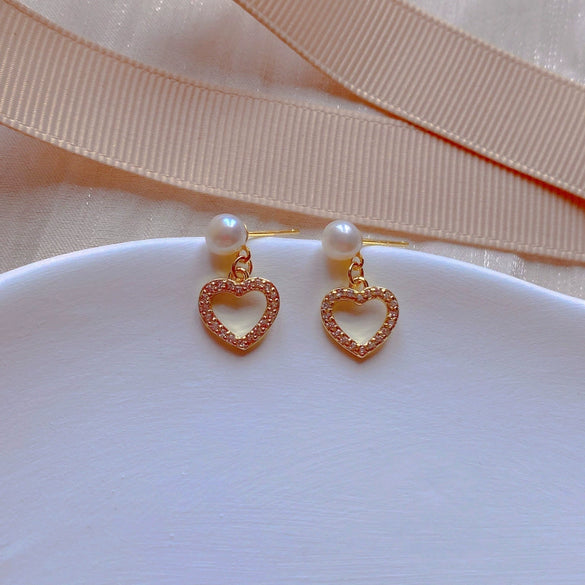 Women's Exotic 925 Silver Needle Natural Freshwater Pearl Alien Shape Earrings
