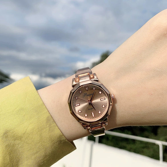 Women's Fashion Alloy Band Round Dial Quartz Bracelet Watch