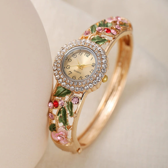 Women's Fashion Alloy Bracelet Quartz Watch With Diamonddecorated Flower And Round Dial