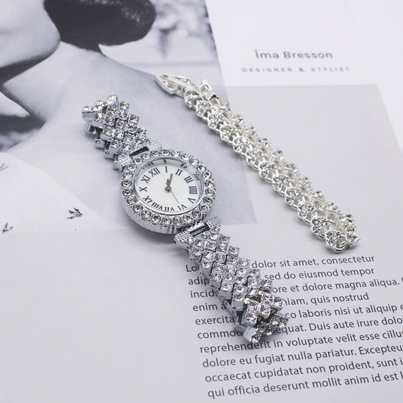 Women's Fashion Alloy Bracelet Wristwatch Set With Round Dial And Horseshoe Buckle