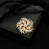 Women's Fashion Brooch Alloy Alloy Pearl Flower Electroplated Light Luxury Style