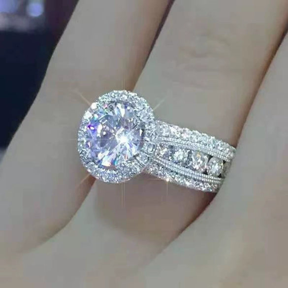 Women's Fashion Crown Pattern Metal Ring With Inlaid Rhinestone And White Artificial Gemstone Electroplated Jewelry