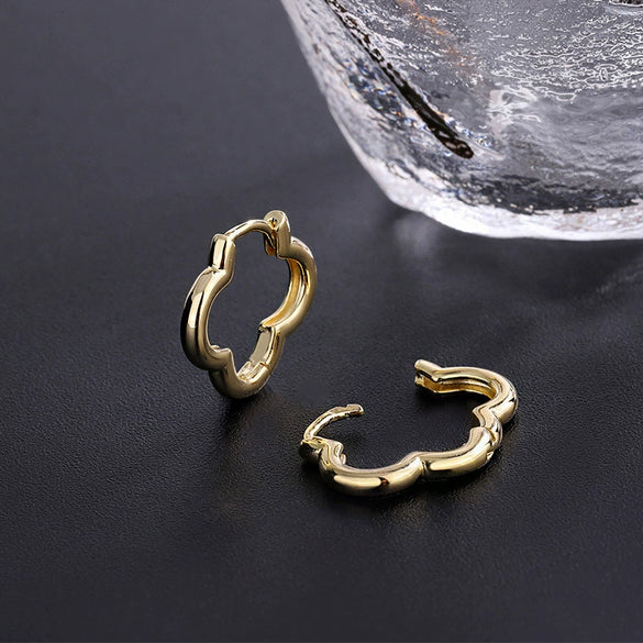 Women's Fashion Elegant Hollow Flower Zinc Alloy Earrings With Electroplating Treatment
