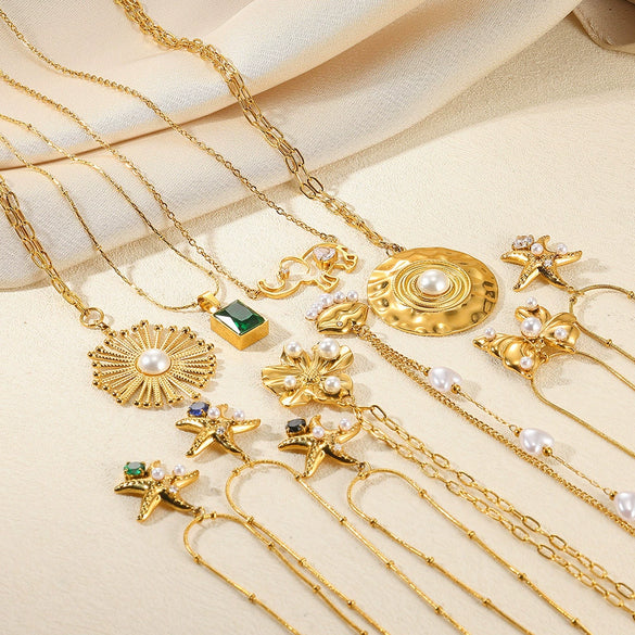 Women's Fashion Elegant Necklace Fivepointed Star Zircon Pearl Clavicle Chain Titanium Steel Stainless Steel Electroplated Flower Style