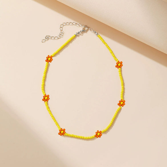 Women's Fashion Exquisite Beaded Necklace With Glass Glazed Beads And Artificial Crystal Pendant In Flower Shape Seiko Processed