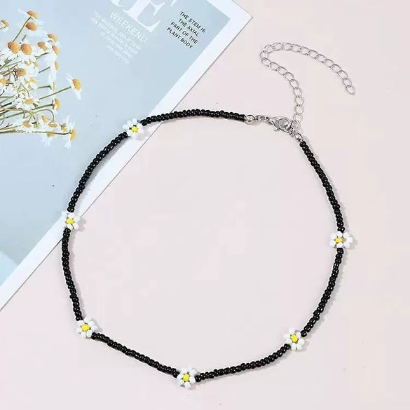 Women's Fashion Exquisite Beaded Necklace With Glass Glazed Beads And Artificial Crystal Pendant In Flower Shape Seiko Processed